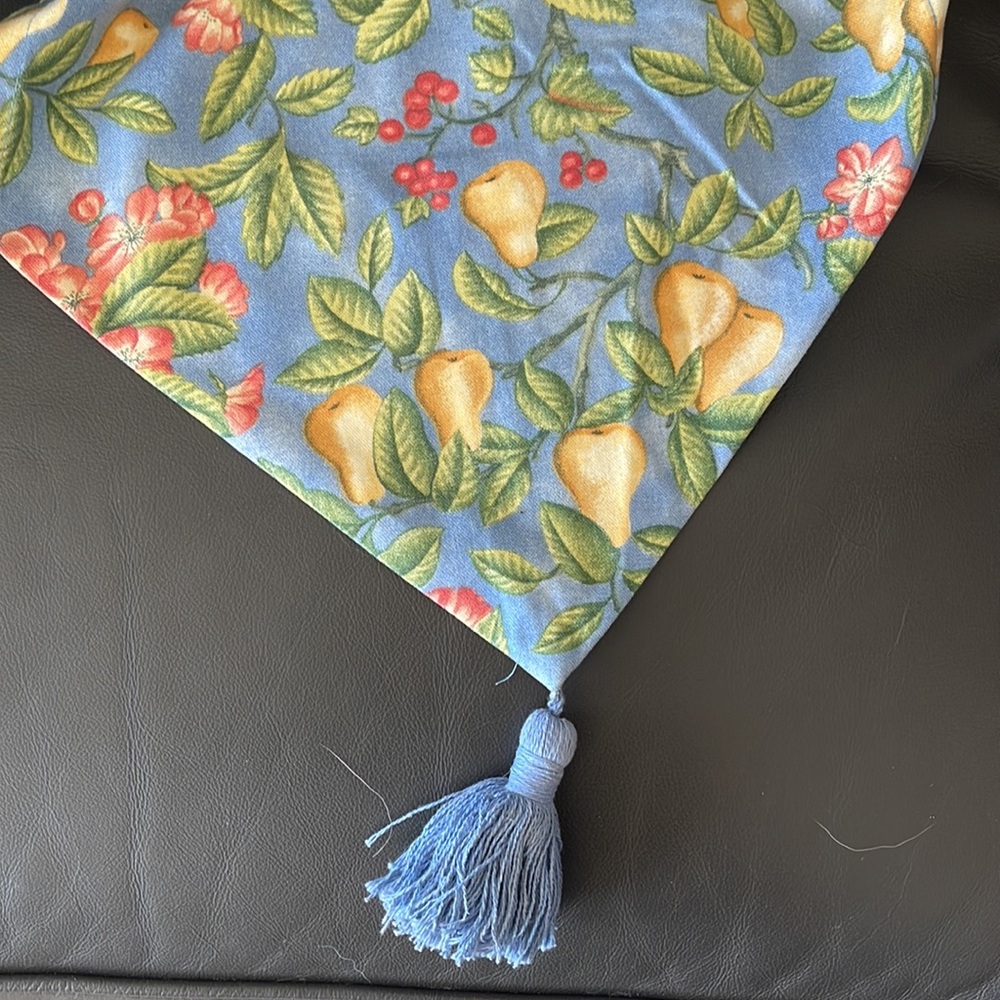 Pear floral table runner. Runner and tassels in excellent condition. Rar…